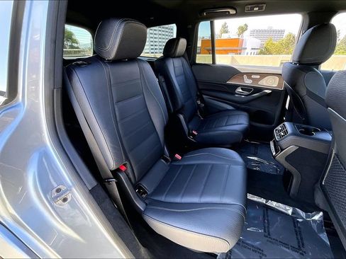 Used 2024 Mercedes-Benz GLS 450 4MATIC w/ AMG Line Exterior image 18