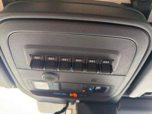 Used 2025 Ford Bronco Badlands AWD/4WD image 40