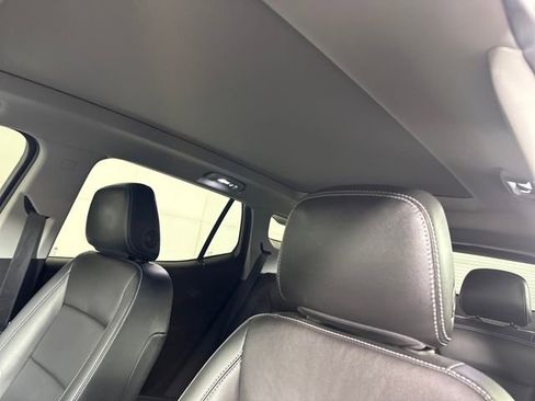 Used 2022 GMC Terrain SLT w/ Infotainment Package II image 12