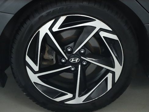 Used 2024 Hyundai Sonata SEL w/ Convenience Package FWD image 12