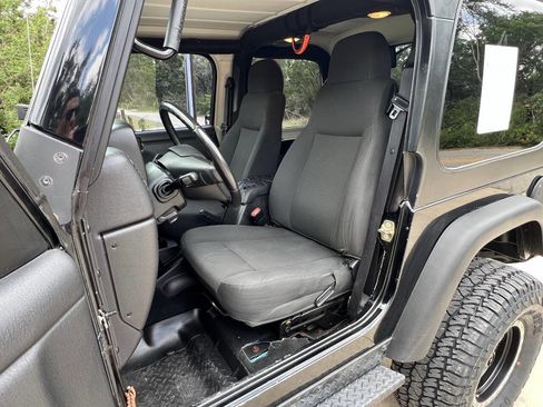 Used 2006 Jeep Wrangler Rubicon image 17