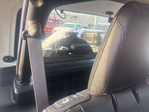 Used 2018 Jeep Wrangler Unlimited Rubicon image 18