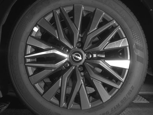 Used 2025 Nissan Altima 2.5 SV image 14