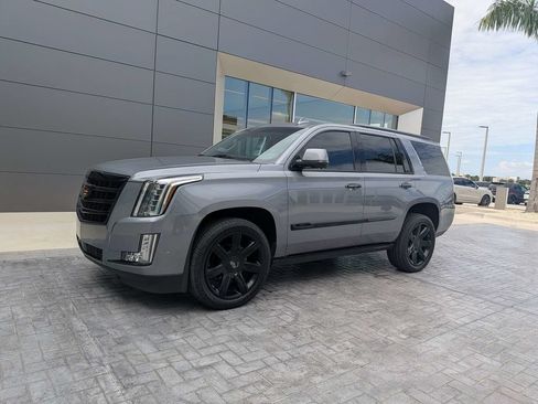 Used 2019 Cadillac Escalade Premium Luxury RWD image 8
