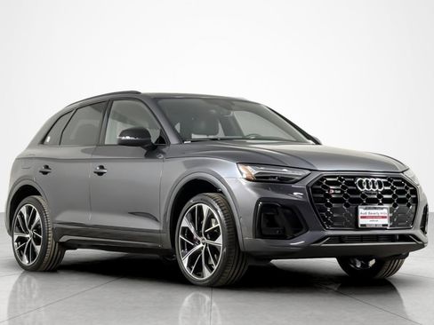 Used 2023 Audi SQ5 Prestige w/ Prestige Package image 7