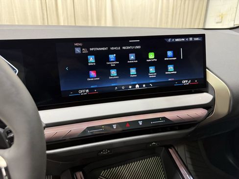 Used 2025 BMW X3 xDrive30i w/ Premium Package image 13