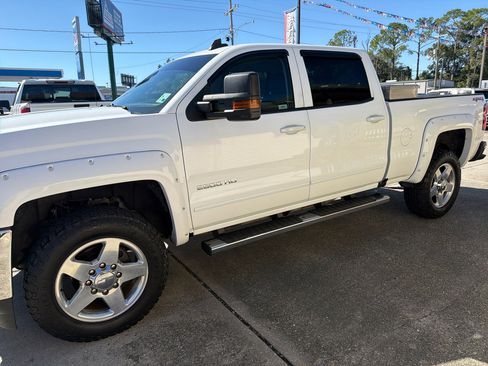 Used 2015 Chevrolet Silverado 2500 LT w/ LT Convenience Package image 4
