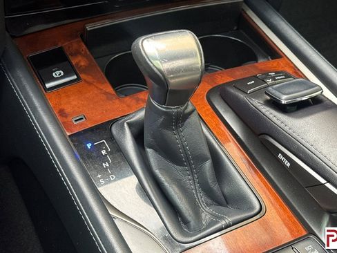 Used 2019 Lexus LX 570 570 w/ Luxury Package image 29