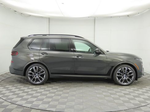 New 2026 BMW X7 M60i image 4