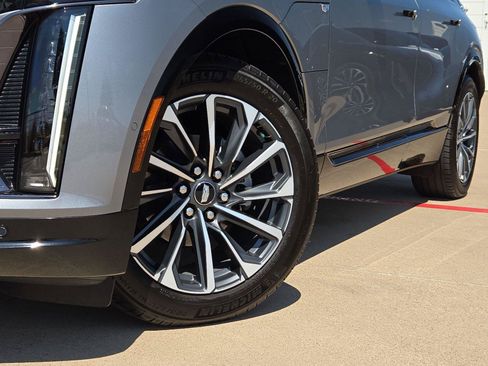 Certified 2024 Cadillac Lyriq Sport RWD image 8