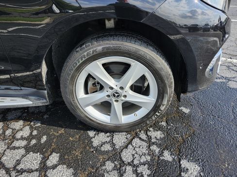 Used 2019 Mercedes-Benz GLE 400 4MATIC w/ Premium 2 Package image 13