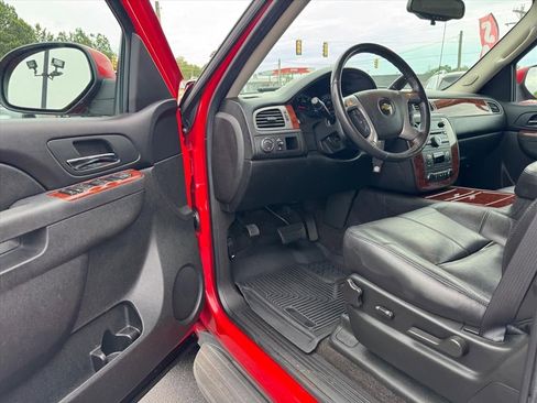 Used 2011 Chevrolet Avalanche LT RWD image 13