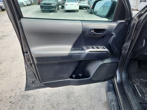 Used 2019 Toyota Tacoma SR5 image 17