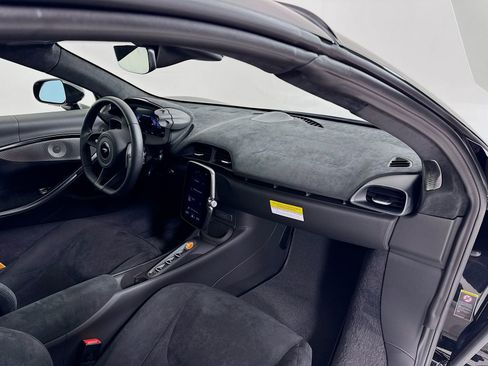 New 2026 McLaren Artura Spider RWD image 24