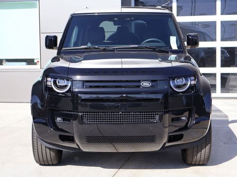 New 2026 Land Rover Defender 130 X-Dynamic SE AWD/4WD image 2