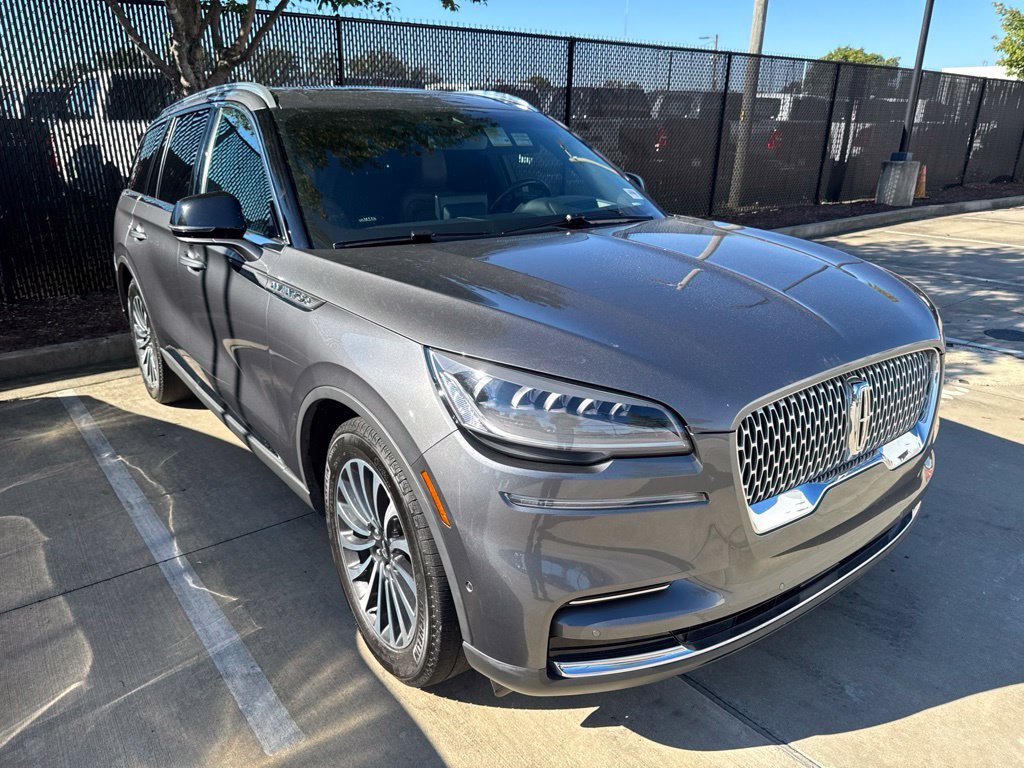Used 2023 Lincoln Aviator Reserve w/ Equipment Group 201A RWD image 2