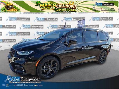 Used 2024 Chrysler Pacifica Limited w/ S Appearance Package