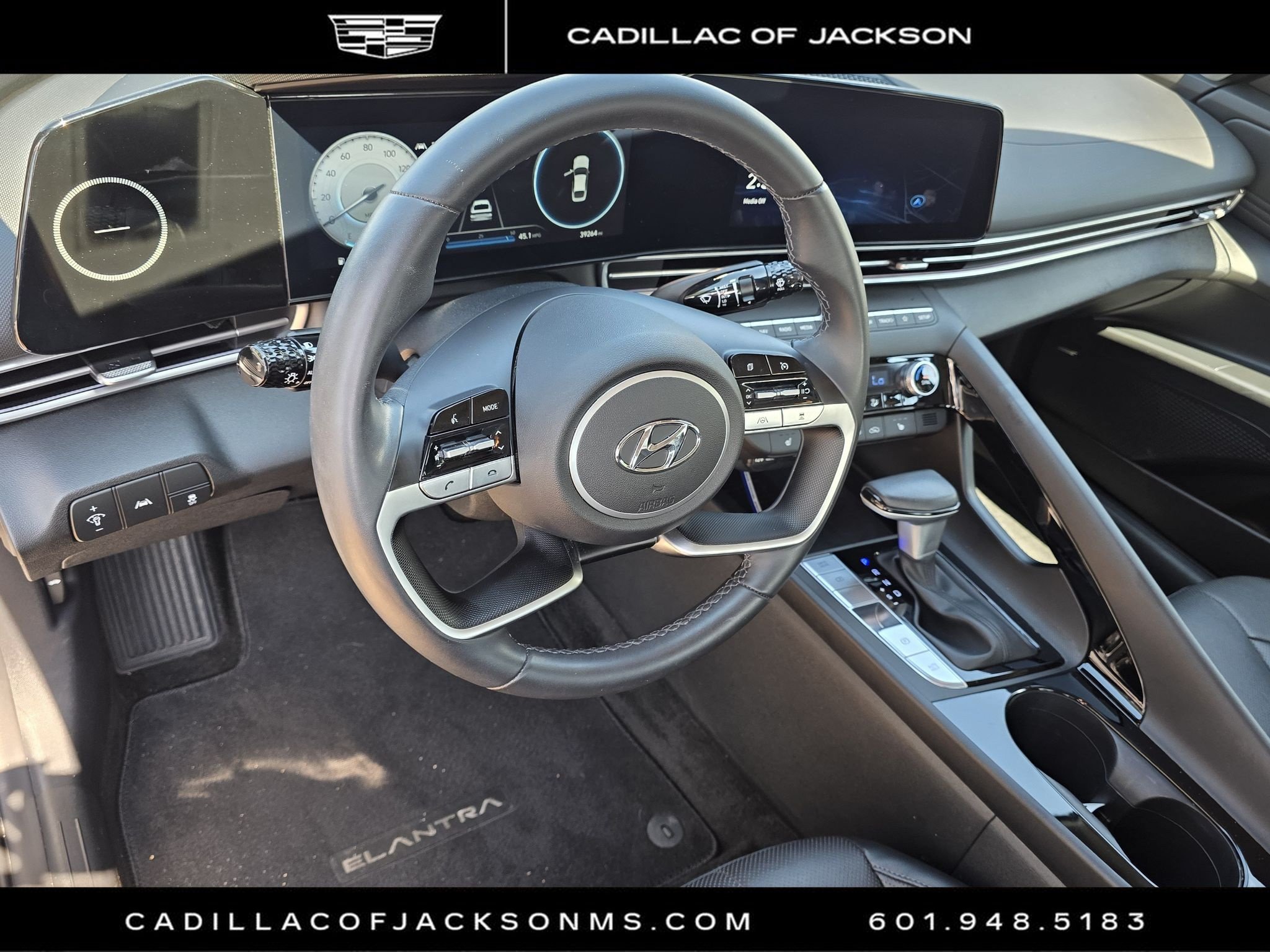 Used 2023 Hyundai Elantra Limited w/ Cargo Package FWD image 11