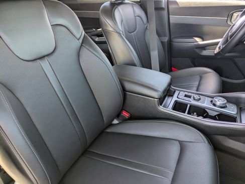Certified 2025 Kia Sorento EX AWD/4WD image 11