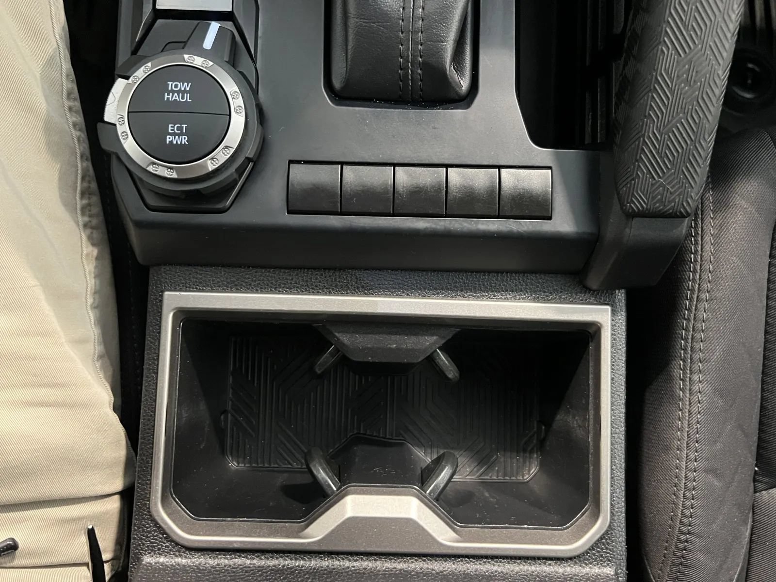 Used 2025 Toyota Tacoma SR5 AWD/4WD image 25