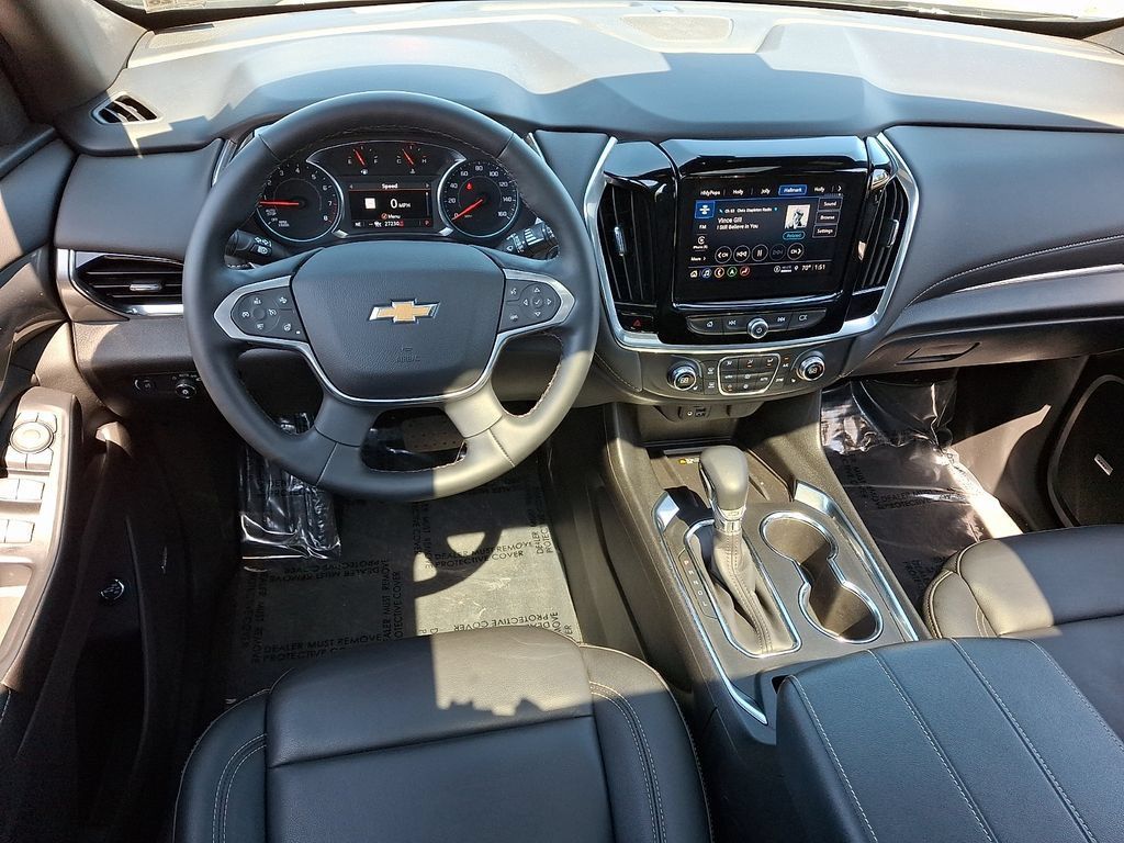Used 2023 Chevrolet Traverse LT w/ LT Premium Package AWD/4WD image 11