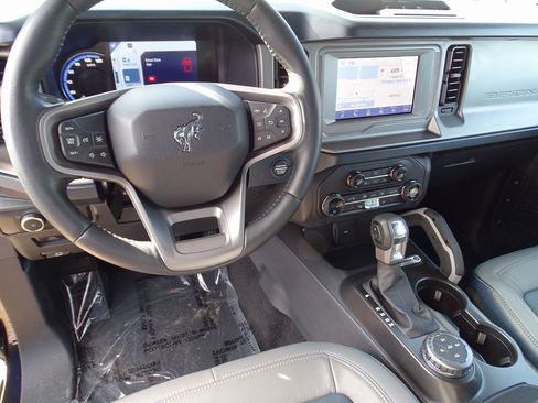 Used 2021 Ford Bronco Outer Banks image 18