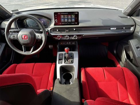Used 2024 Honda Civic Type R image 2