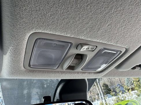 Used 2022 Hyundai Venue SEL w/ Cargo Package image 27