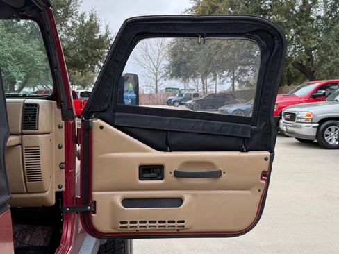 Used 2000 Jeep Wrangler Sport image 40