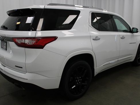 Used 2020 Chevrolet Traverse Premier w/ LPO, Blackout Package image 5