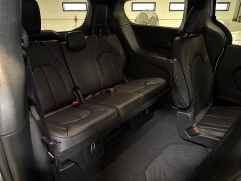 New 2026 Chrysler Pacifica Select FWD image 24