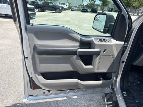 Used 2016 Ford F150 XLT w/ Equipment Group 302A Luxury AWD/4WD image 12