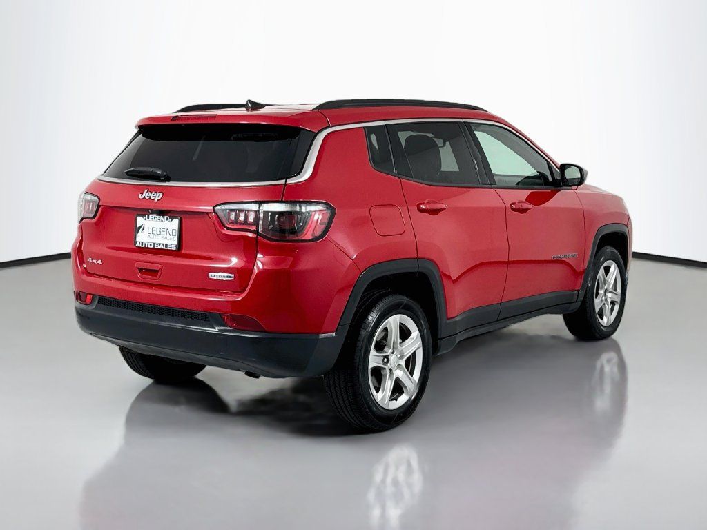 Used 2024 Jeep Compass Latitude AWD/4WD image 5