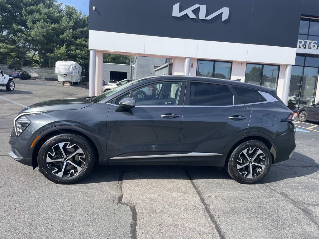 Used 2025 Kia Sportage EX FWD image 2