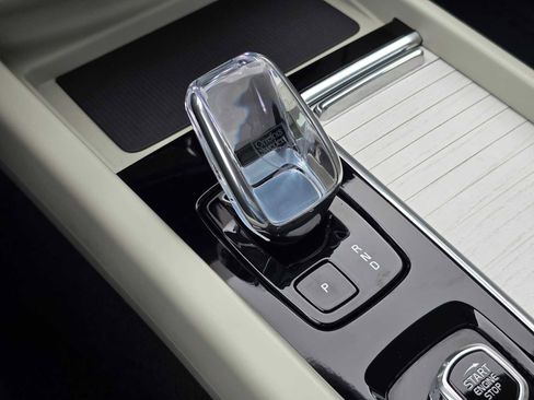 New 2026 Volvo XC60 T8 Ultra w/ Protection Package Premier image 33