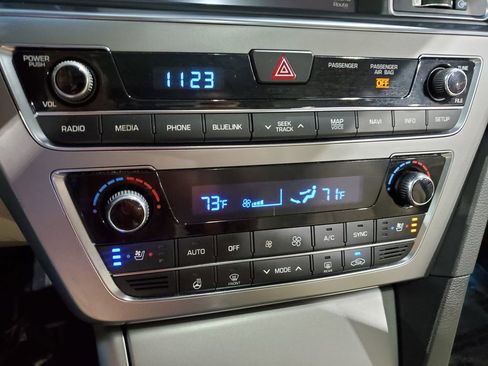 Used 2015 Hyundai Sonata Limited w/ Option Group 06 image 34