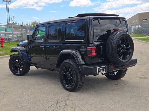 Certified 2025 Jeep Wrangler Unlimited Sahara w/ Safety Group AWD/4WD image 13