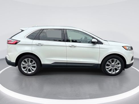 Used 2020 Ford Edge Titanium FWD image 9