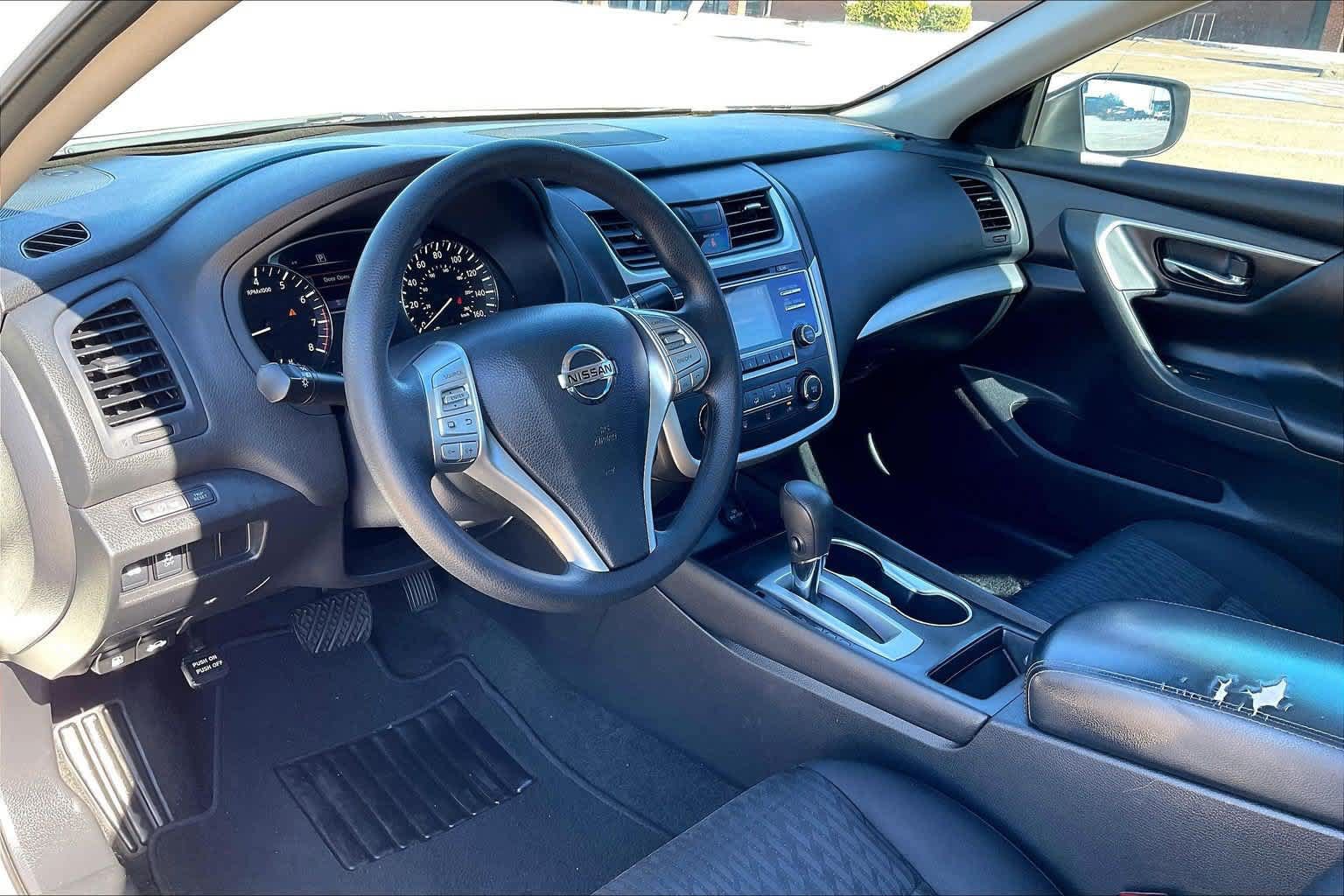 Used 2018 Nissan Altima 2.5 S w/ S Convenience Package FWD image 2