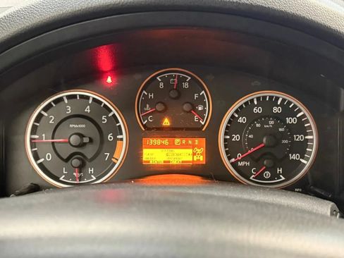 Used 2014 Nissan Armada SV AWD/4WD image 37