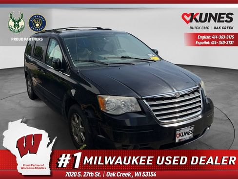Used 2008 Chrysler Town & Country Touring FWD image 1