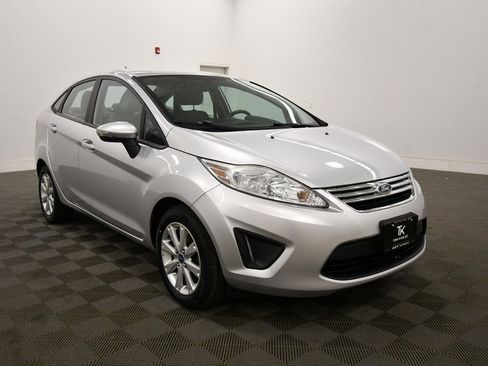 Used 2013 Ford Fiesta SE image 10