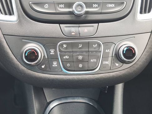 Used 2021 Chevrolet Malibu LT FWD image 17