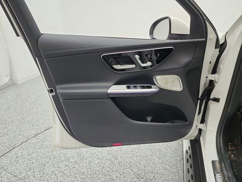 Used 2023 Mercedes-Benz GLC 300 image 14