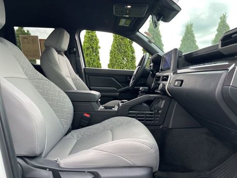 Certified 2025 Toyota Tacoma SR5 image 30