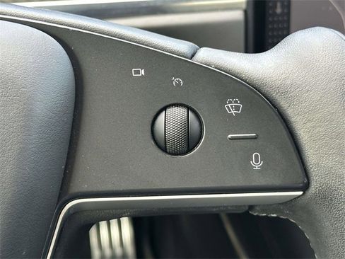 Used 2021 Tesla Model S Plaid image 17