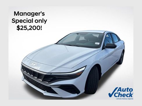 Used 2025 Hyundai Elantra SEL FWD image 1