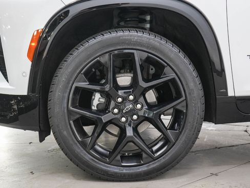 Used 2024 Chevrolet Traverse RS AWD/4WD image 29