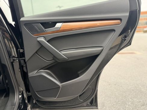 Certified 2023 Audi Q5 2.0T Premium w/ Convenience Package image 19