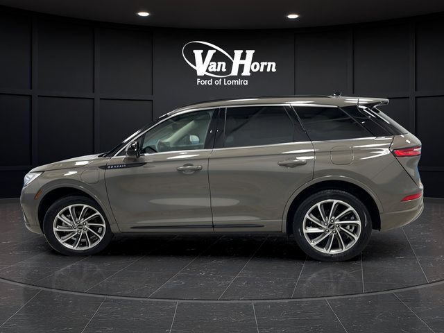 Used 2025 Lincoln Corsair Grand Touring AWD/4WD image 6